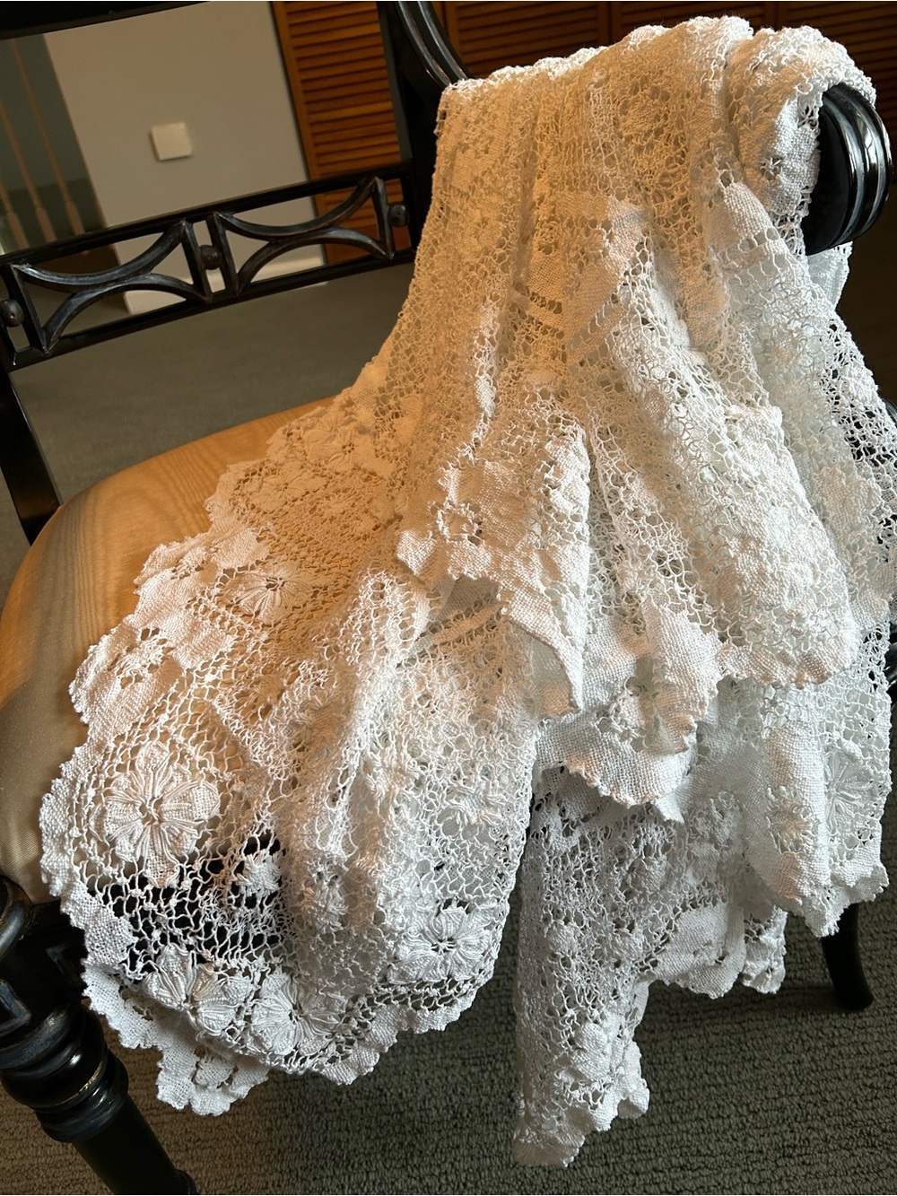 BELGIUM LACE TABLECLOTH